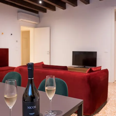 Apartment Palazzo Miracoli