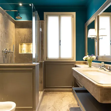 Dimora San Trovaso Enchanting Four-bedrooms Apartment *