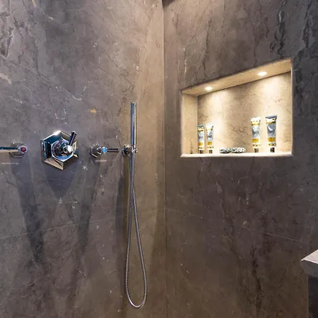 Dimora San Trovaso Enchanting Four-bedrooms *