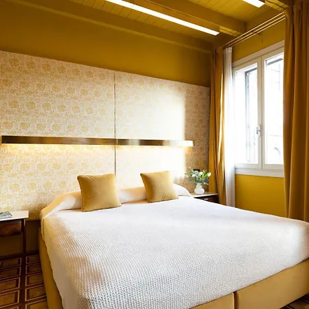 Dimora San Trovaso Enchanting Four-bedrooms Apartment *