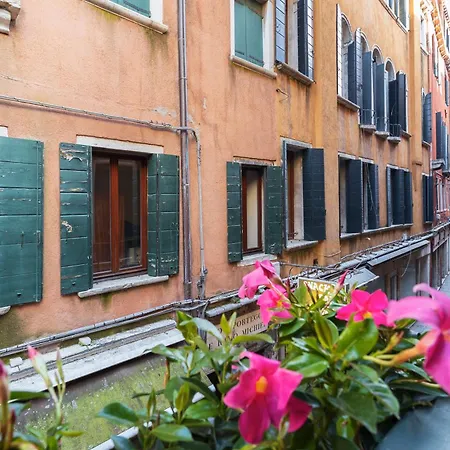 La Casa Piu A Venezia, Con Corte Privata Apartment *