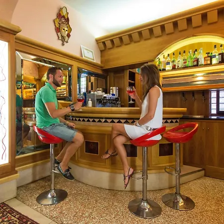 Ca' Messner 5 Leoni Guest house 2*