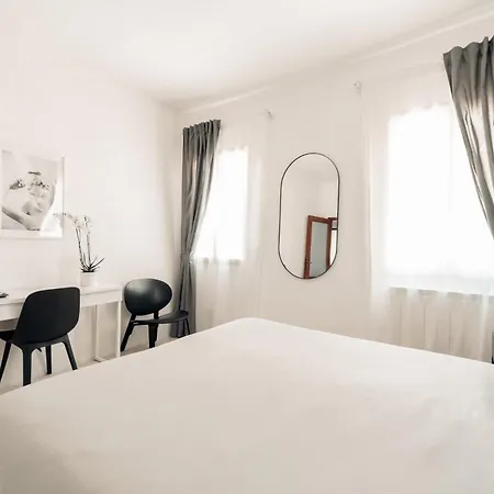 Apartment Ca Zorzi - 2 Minutes From Biennale & Canal View - Ape G Venice