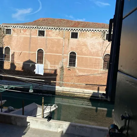 Ca Zorzi - 2 Minutes From Biennale & Canal View - Ape G * Venice