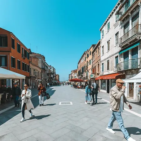 Apartment Ca Zorzi - 2 Minutes From Biennale & Canal View - Ape G Venice
