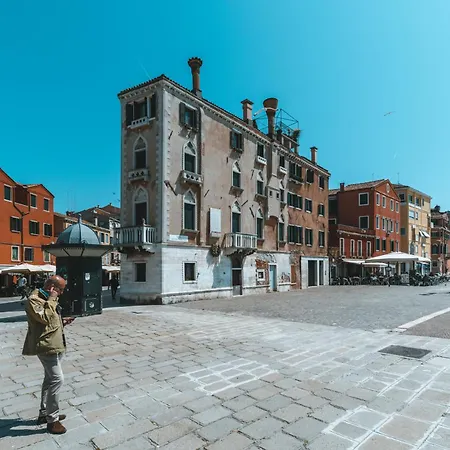 Apartment Ca Zorzi - 2 Minutes From Biennale & Canal View - Ape G Venice