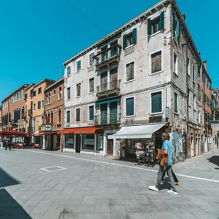 Ca Zorzi - 2 Minutes From Biennale & Canal View - Ape G Venice