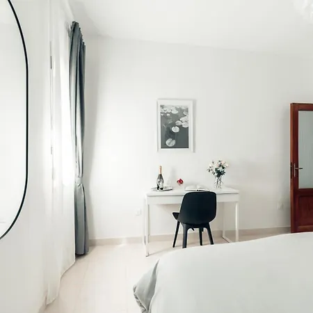 Apartment Ca Zorzi - 2 Minutes From Biennale & Canal View - Ape G *