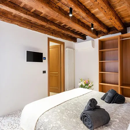 Intera Palazzina Al Centro Di Holiday home Venice
