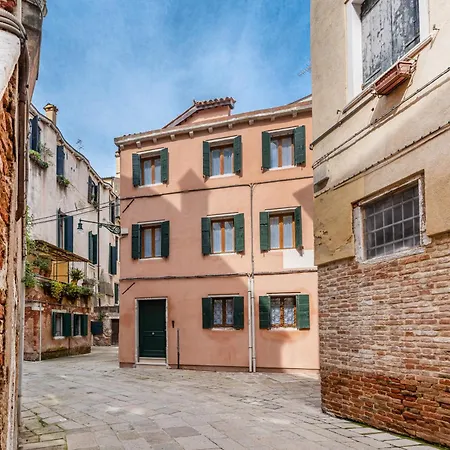 Intera Palazzina Al Centro Di * Venice