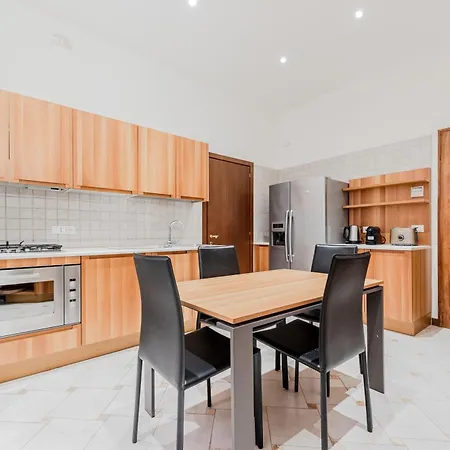 Elegant 7 Minutes From Piazza San Marco! Apartment Venice