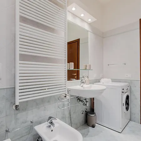 Elegant 7 Minutes From Piazza San Marco! *