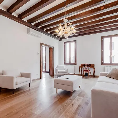 Elegant 7 Minutes From Piazza San Marco! Apartment *