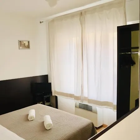 Taj Luxury Guest house *
