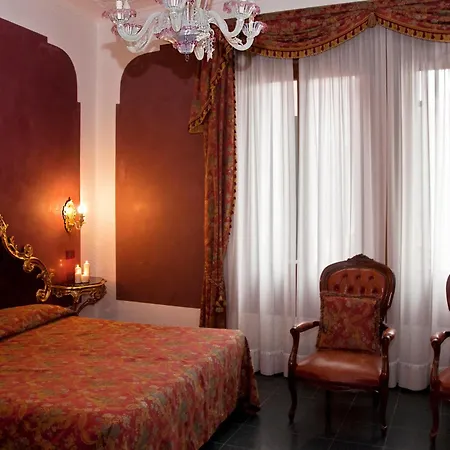 Hotel Residenza D'epoca San Cassiano 4*