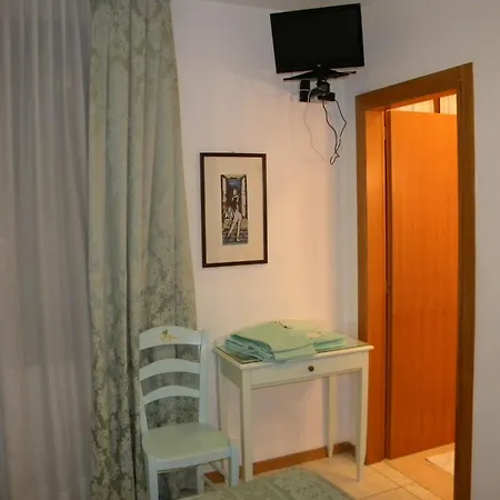 Adua