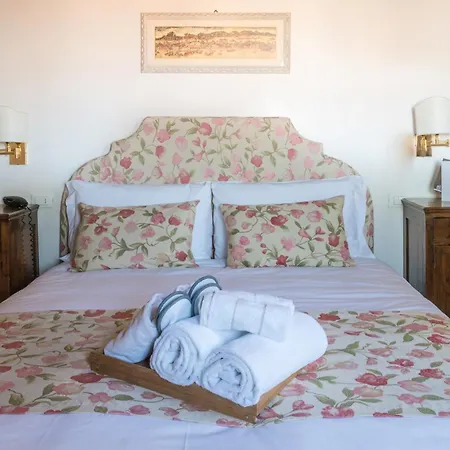 Hotel Ai Santi Apostoli 3*