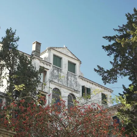 Hotel Ai Santi Apostoli 3*
