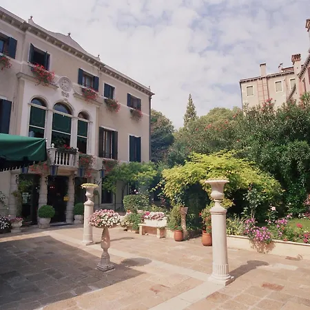 Hotel Accademia - Maravege