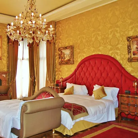 Hotel Pesaro Palace
