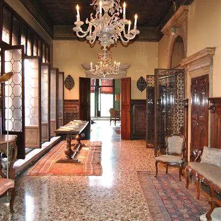 Palazzetto Pisani Grand Canal Veneza