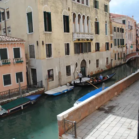 Bed & Breakfast San Firmino Canal View Benátky