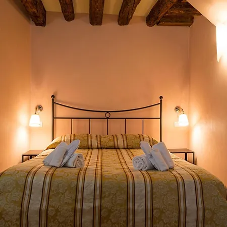 Apartamento Lovely Flat With Canal View Near Rialto Bridge