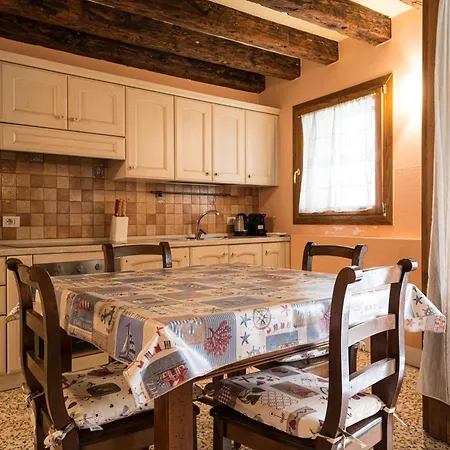 Apartamento Lovely Flat With Canal View Near Rialto Bridge