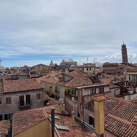 Apartment Rooftop 3999 *