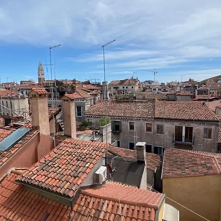 Rooftop 3999 Venice