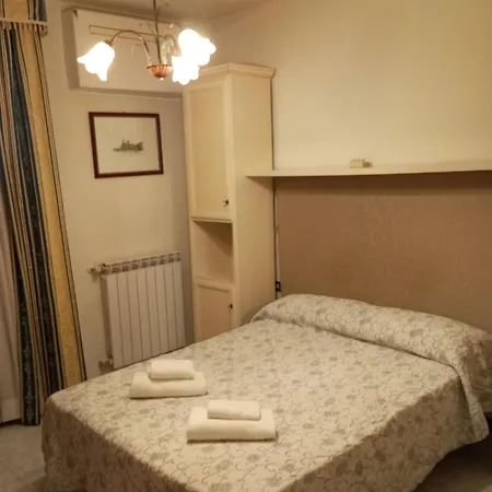Henry Hotel 2*