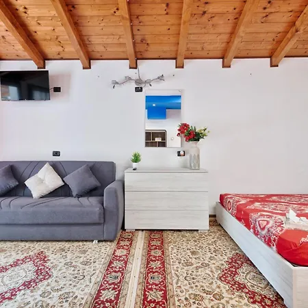 Jolly Private With Bathroom Apartment