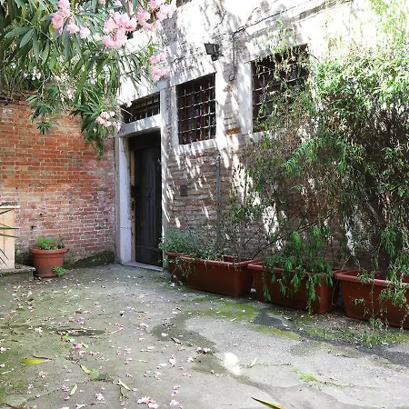 Casa Del Mandolino - Cozy Near The Station! Apartment