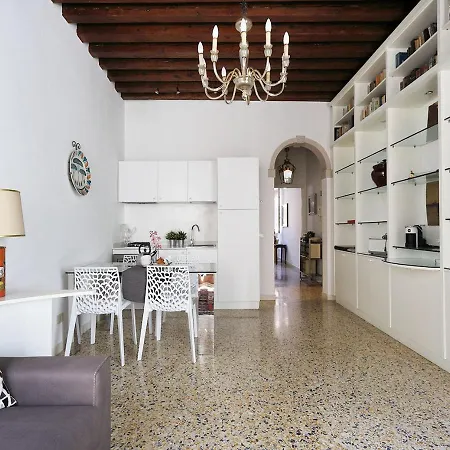 Casa Del Mandolino - Cozy Near The Station! Apartment