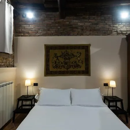 Apartment Charming Open-space Do Torri Venice