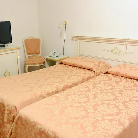 Ambassador Tre Rose 3* Венеция