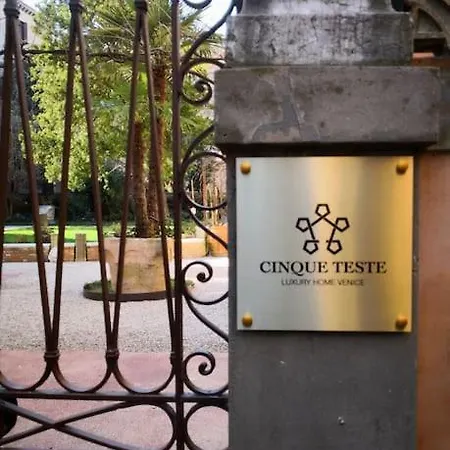 Cinqueteste Luxury 2* Venice