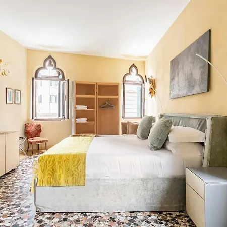 Cinqueteste Luxury 2* Venice