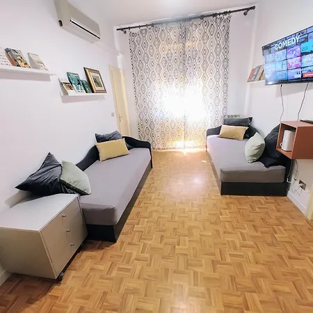 Apartment 4 - Railway *