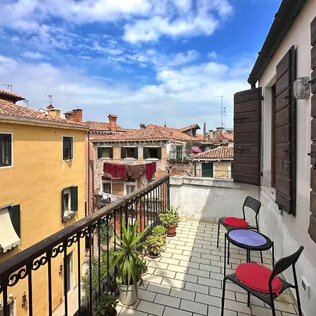Luminosa Terrazza Dietro S.marco Apartment