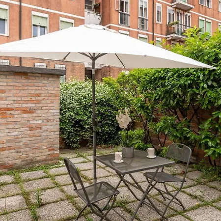 Garden Apartment *