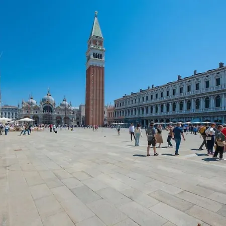 Ca' San Marco, Literally 20 Meters From San Marco Square! Apartment *