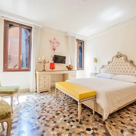 Apartment Ca' San Marco, Literally 20 Meters From San Marco Square! Venice