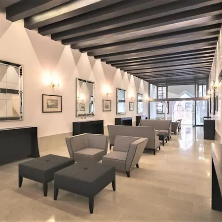 Ca' Vittoria, A Different Way To In * Venice