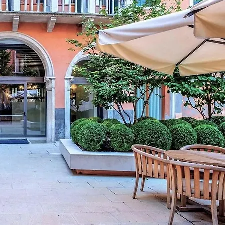 Ca' Vittoria, A Different Way To In Apartment Venice