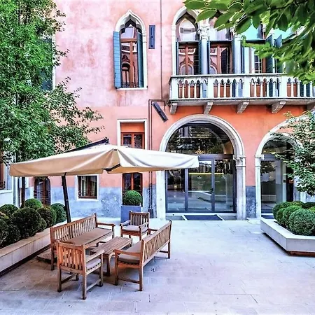 Ca' Vittoria, A Different Way To In Apartment *