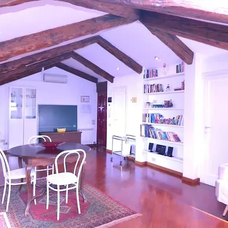 Apartment Breathtaking Terrace In Santa Margherita Square *