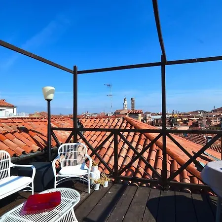 Apartment Breathtaking Terrace In Santa Margherita Square