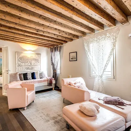 Ospizio Delle Donzelle * Venice