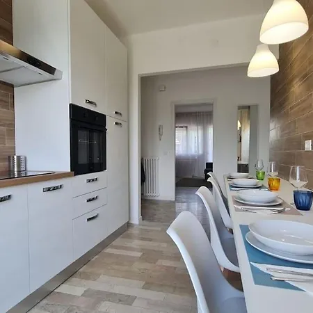 Free Park Hapton House Big Mama - Easy To Venice Daire Mestre